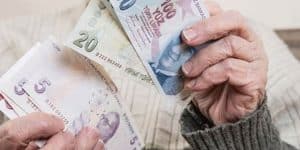 Boşanan Kadın Babasının Maaşını Alabilir Mİ? – Boşanmış Bir Kadın