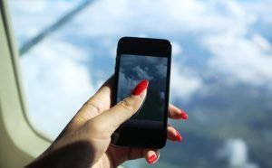 Uçuşta Neden Cep Telefonları Kapatılır/Uçak Moduna Alınır?