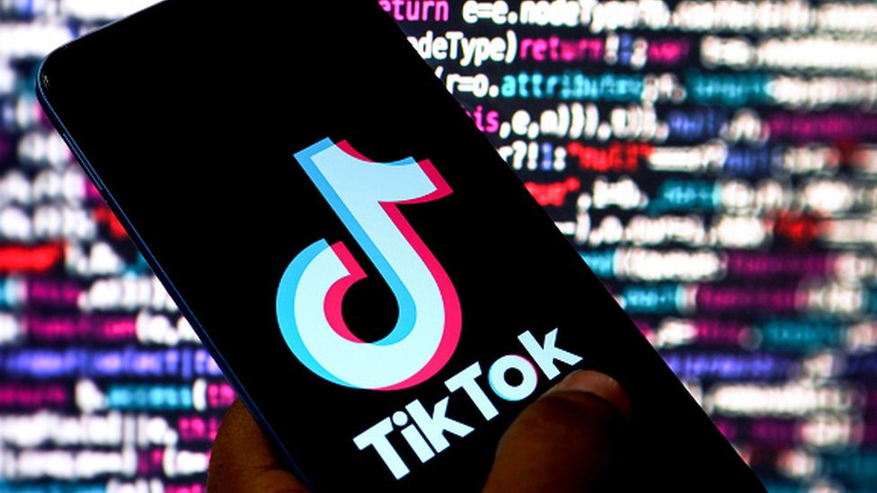 TikTok ve Psikoloji: Uygulamanın Etkileri ve Riskleri